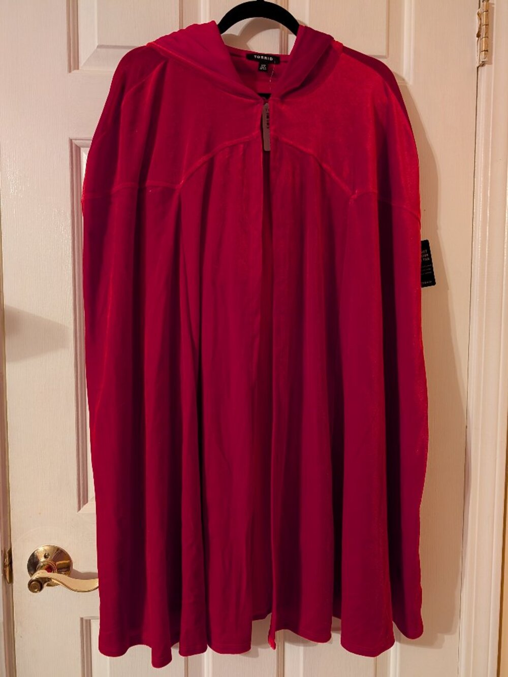 Torrid Hooded Velvet Cloak (Little Red Riding Hood) in Jester Red ~ 1/2 (1X/2X)
